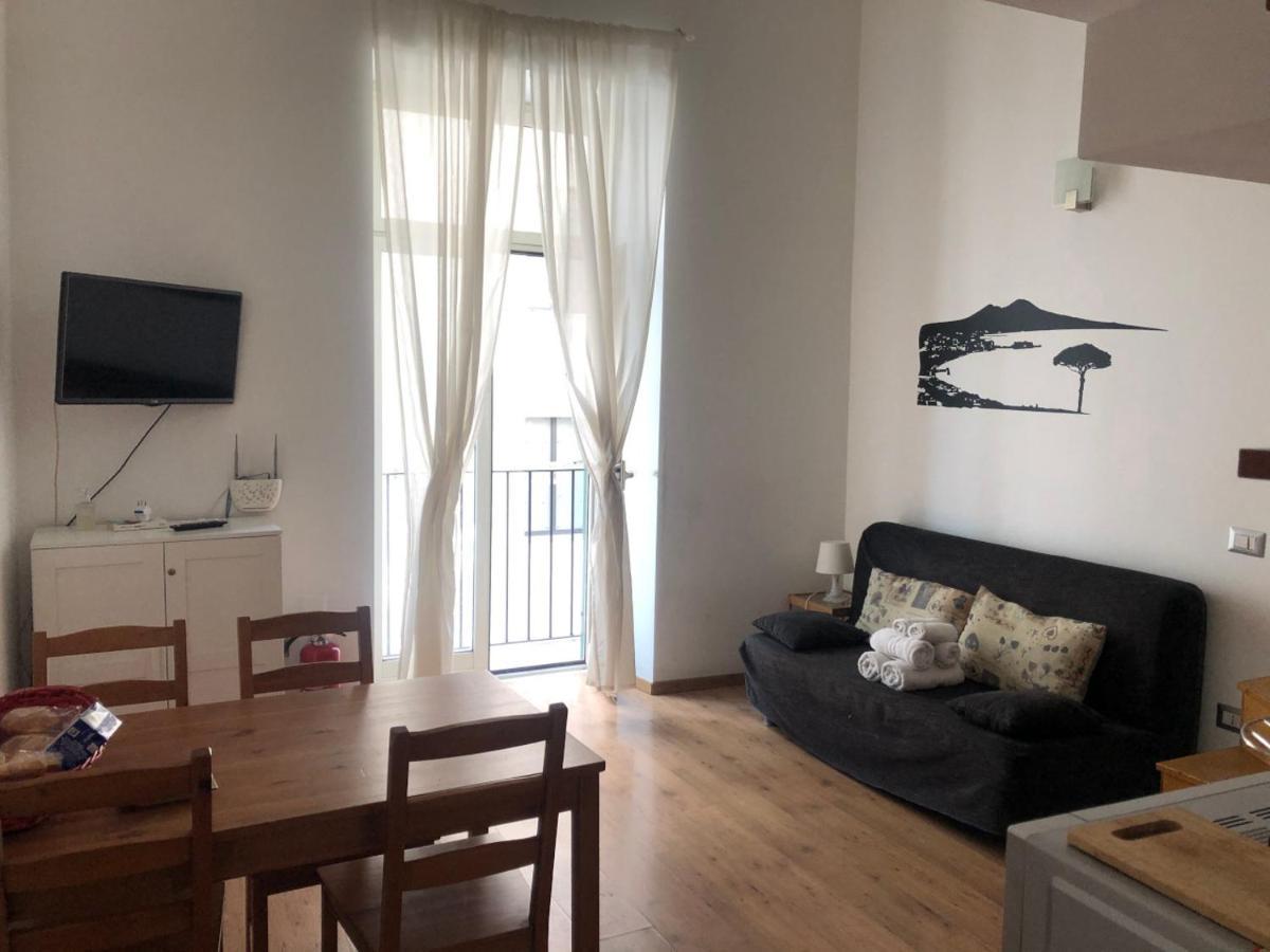 Ale & Tizy House Bed and Breakfast Νάπολη Εξωτερικό φωτογραφία