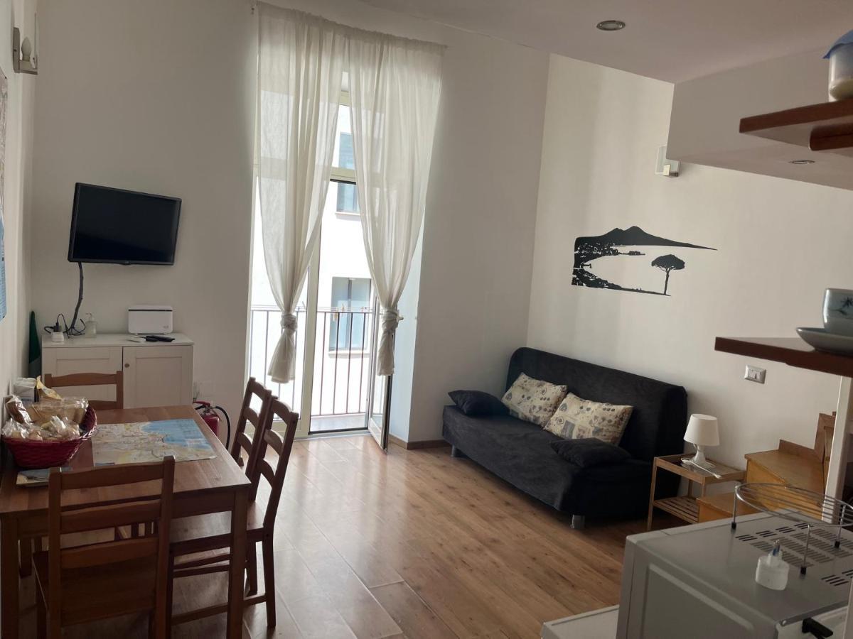Ale & Tizy House Bed and Breakfast Νάπολη Εξωτερικό φωτογραφία