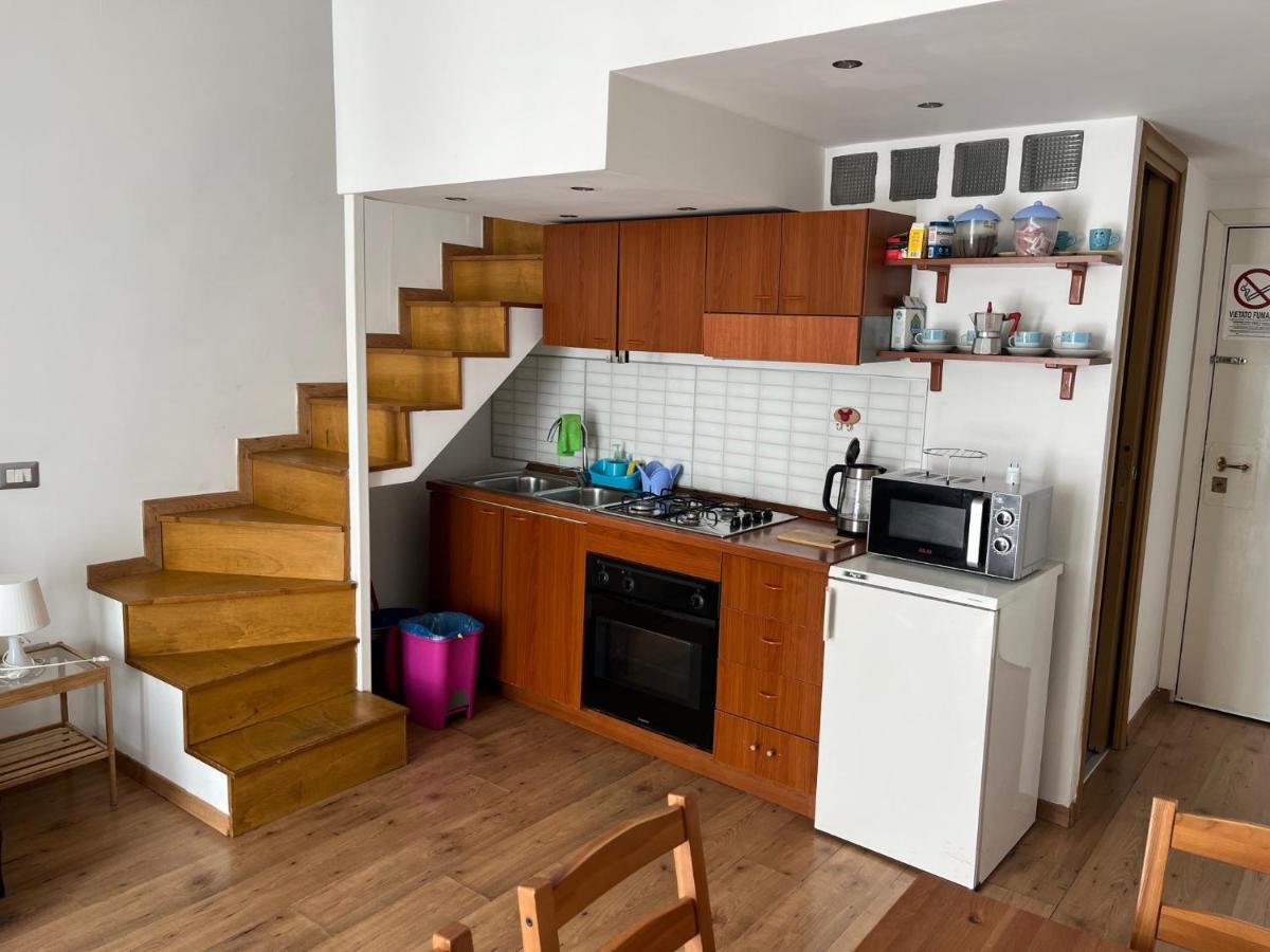 Ale & Tizy House Bed and Breakfast Νάπολη Εξωτερικό φωτογραφία