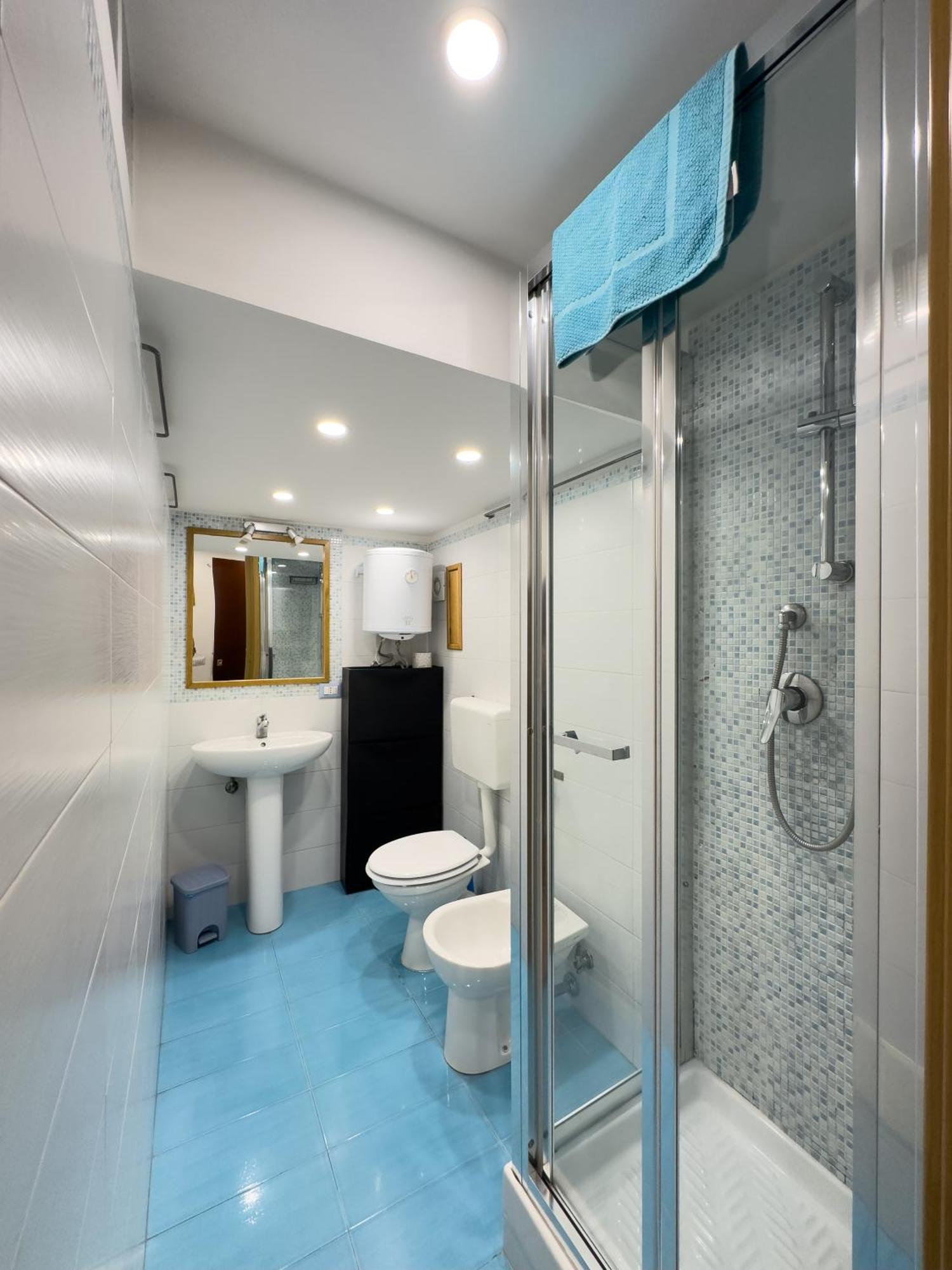 Ale & Tizy House Bed and Breakfast Νάπολη Εξωτερικό φωτογραφία
