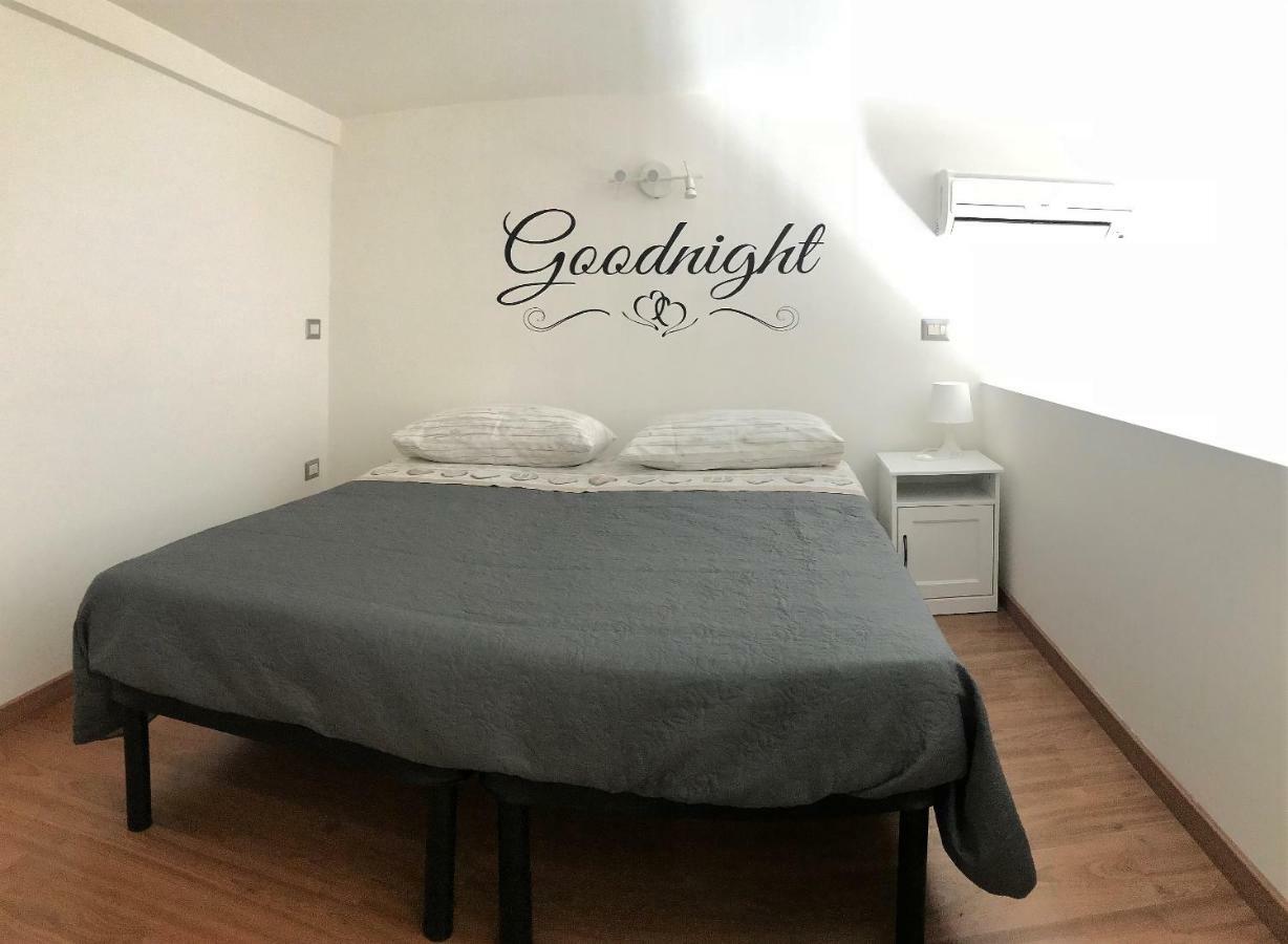 Ale & Tizy House Bed and Breakfast Νάπολη Εξωτερικό φωτογραφία